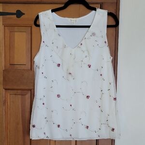 EMI & JOE COTTAGECORE Floral Embroidered Sleeveless Blouse